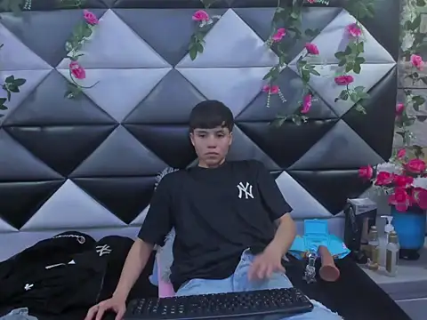 Bruno Cruzz online show from November 2025 03:29:02 AM