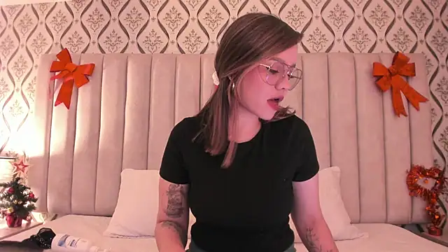 Sky Junne online show from November 2025 06:12:01 PM