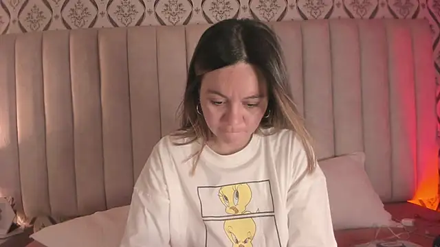 Sky Junne online show from February 2026 05:23:02 PM