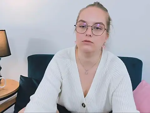 AliceCrazy69 online show from September 2025 11:01:01 AM