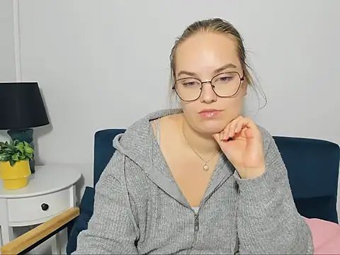 AliceCrazy69 online show from October 2025 02:40:02 PM