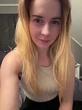 ellieen online show from October 2025 08:30:02 PM