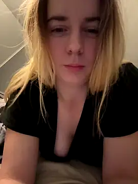 ellieen online show from October 2025 09:59:02 PM