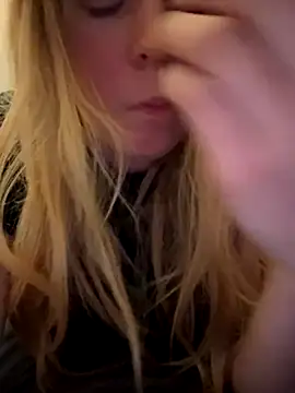 ellieen online show from November 2025 11:15:01 PM