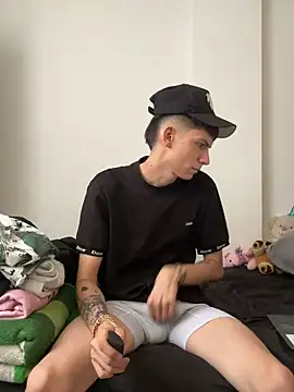 Snapshot of Luck__090 chatting on October 2025 01:30:01 PM Luck  090 online show from October 2025 01:30:01 PM