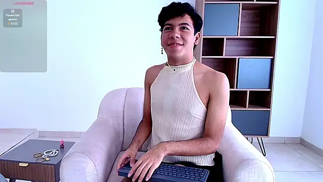 E R O S  online show from November 2025 07:47:01 PM