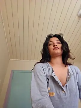 Snapshot of Hellenlin chatting on October 2025 05:57:02 PM Hellenlin online show from October 2025 05:57:02 PM