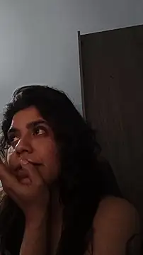 Maricamposs online show from November 2025 04:01:02 AM