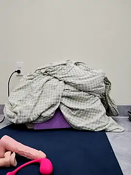 Snapshot of Lyly_suri07 chatting on December 2025 04:36:02 PM Lyly suri07 online show from December 2025 04:36:02 PM