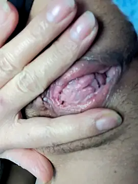 Snapshot of Lyly_suri07 chatting on January 2026 05:27:02 PM Lyly suri07 online show from January 2026 05:27:02 PM