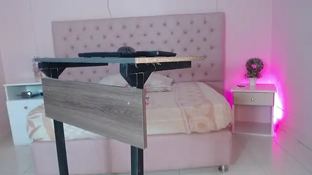 kiity horny  online show from September 2025 12:53:01 PM