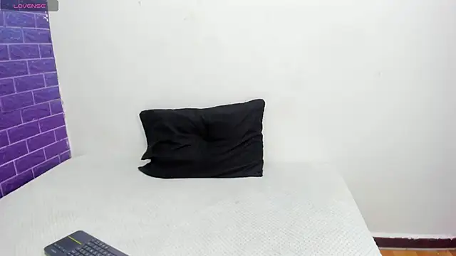 Cora 222 online show from September 2025 11:10:01 AM