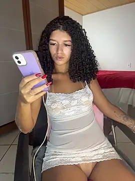 Snapshot of larajuli chatting on May 2026 11:43:02 PM larajuli online show from May 2026 11:43:02 PM
