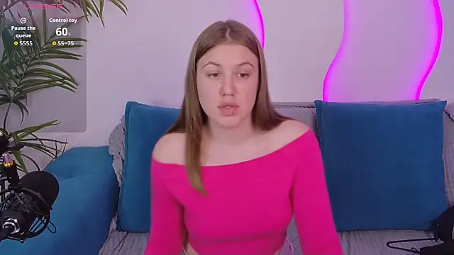 MelanieHenders online show from September 2025 05:05:02 PM