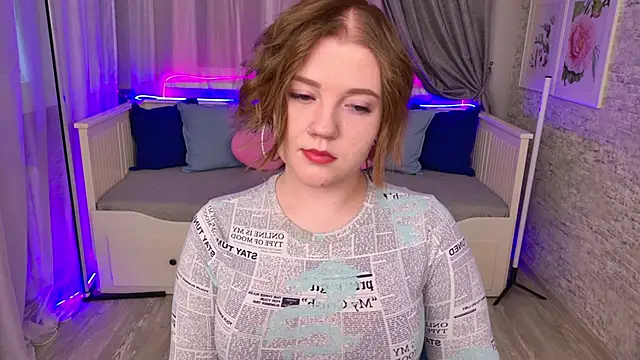 Snapshot of AlmaSound chatting on September 2025 05:09:02 AM AlmaSound online show from September 2025 05:09:02 AM