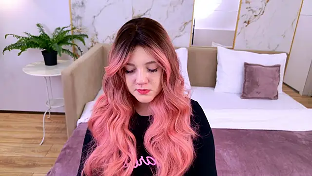 Snapshot of AlmaSound chatting on November 2025 03:38:02 AM AlmaSound online show from November 2025 03:38:02 AM