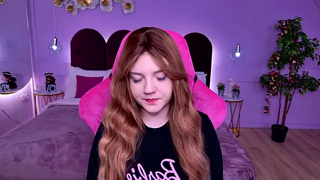 Snapshot of AlmaSound chatting on November 2025 03:39:01 AM AlmaSound online show from November 2025 03:39:01 AM