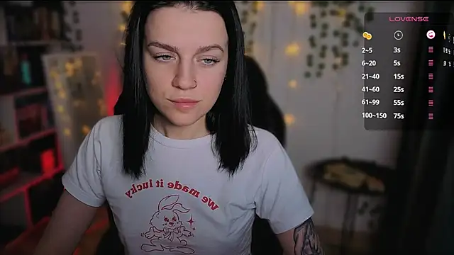 Snapshot of raspberry__girl_ chatting on October 2025 06:50:02 PM raspberry girl online show from October 2025 06:50:02 PM