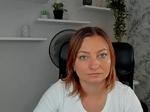 angelaSamt online show from September 2025 12:38:02 PM