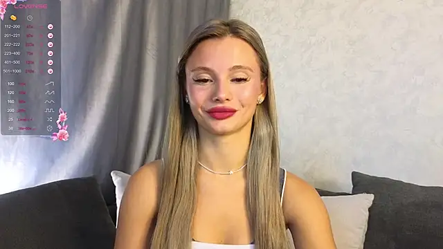 Snapshot of NaughtySeraphine chatting on October 2025 06:10:01 AM NaughtySeraphine online show from October 2025 06:10:01 AM