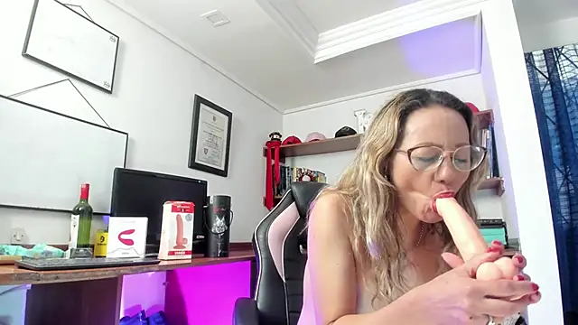 GretaVoss  online show from October 2025 09:28:02 PM