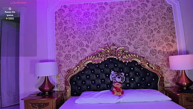 HatsaJones online show from October 2025 03:40:01 AM