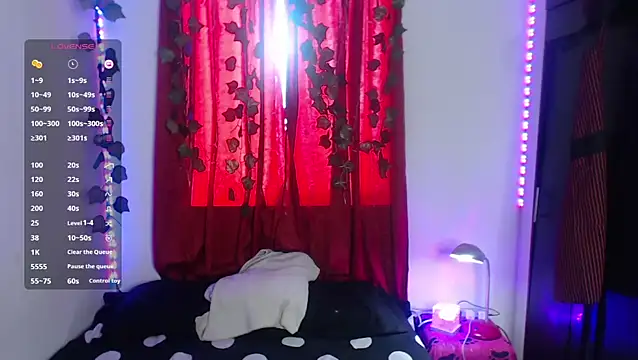 nina cat420 online show from September 2025 06:08:02 PM