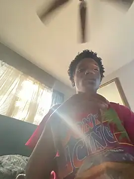 Snapshot of dmmeformerch chatting on February 2026 09:02:01 PM dmmeformerch online show from February 2026 09:02:01 PM