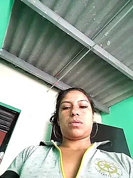 Snapshot of AnggelicaSwan21 chatting on September 2025 03:17:01 PM AnggelicaSwan21 online show from September 2025 03:17:01 PM