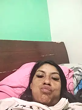 Snapshot of AnggelicaSwan21 chatting on October 2025 12:32:01 AM AnggelicaSwan21 online show from October 2025 12:32:01 AM