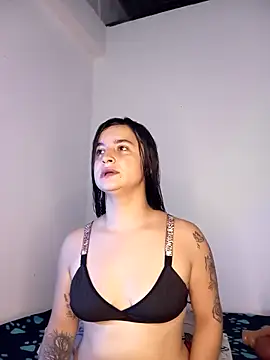 Snapshot of littleemma_77 chatting on September 2025 04:00:01 PM littleemma 77 online show from September 2025 04:00:01 PM
