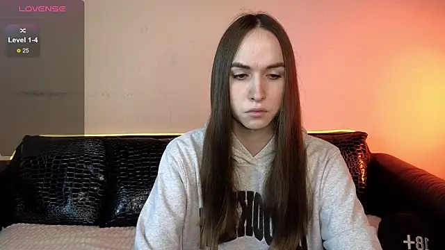 Angeel Kate online show from September 2025 04:49:01 AM