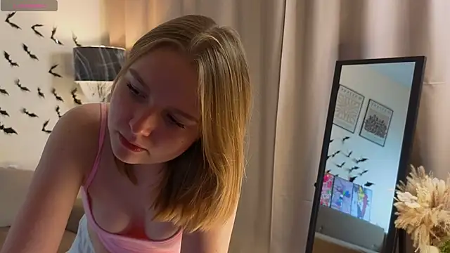 Snapshot of VinnieSerrano chatting on November 2025 02:59:02 PM VinnieSerrano online show from November 2025 02:59:02 PM