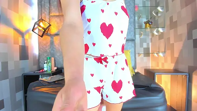 Emily Mitchell online show from November 2025 08:54:02 PM