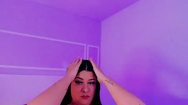 Snapshot of TianaGlow26 chatting on February 2026 07:09:01 PM TianaGlow26 online show from February 2026 07:09:01 PM