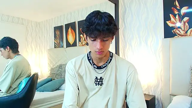 Lean Portman online show from November 2025 10:10:01 PM