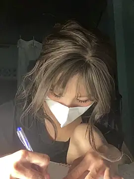 Fin-xinh18 online show from November 2025 03:45:02 PM