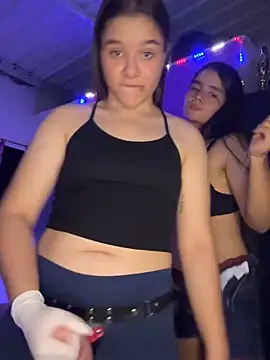 Snapshot of Ashley_and_Zoe chatting on October 2025 11:06:02 PM Ashley and Zoe online show from October 2025 11:06:02 PM