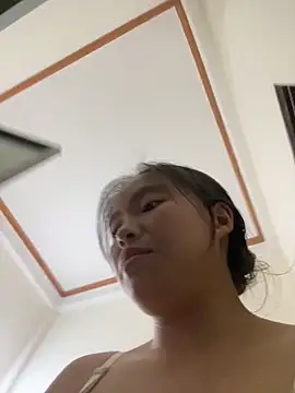 viluna online show from December 2025 12:44:02 PM