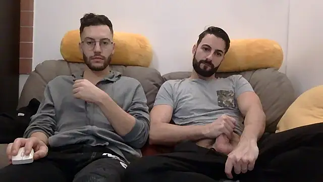 Amicisegreti online show from December 2025 06:31:01 AM