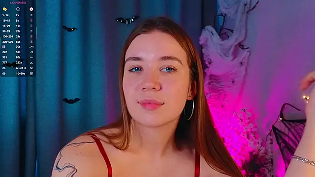 Snapshot of KarenGibbs chatting on October 2025 07:31:01 AM KarenGibbs online show from October 2025 07:31:01 AM