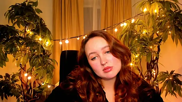 Snapshot of LindaCarson chatting on November 2025 10:20:01 AM LindaCarson online show from November 2025 10:20:01 AM