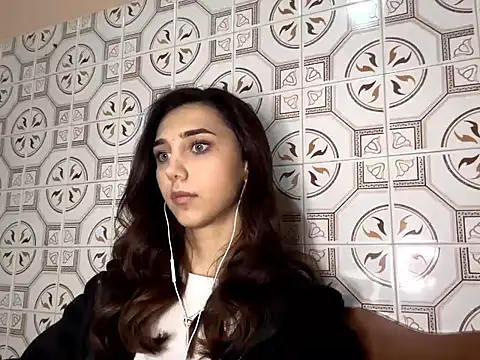 LinaMour online show from November 2025 10:19:02 PM