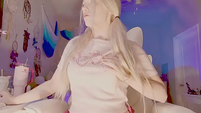 Snapshot of Talulaa chatting on February 2026 06:28:02 PM Talulaa online show from February 2026 06:28:02 PM