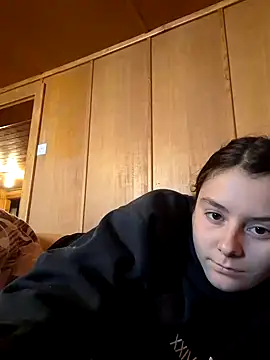 YoungLiisaxx online show from September 2025 07:42:01 AM