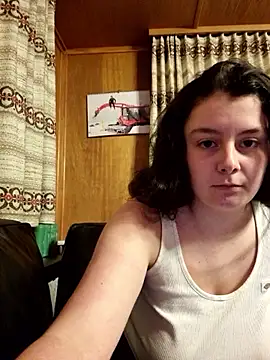 YoungLiisaxx online show from February 2026 05:29:01 PM