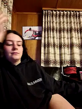 YoungLiisaxx online show from February 2026 06:14:01 PM