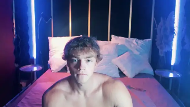 ChaseMuscular online show from September 2025 10:28:01 AM