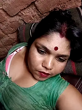 Snapshot of Priya_tyagi chatting on September 2025 11:45:01 AM Priya tyagi online show from September 2025 11:45:01 AM