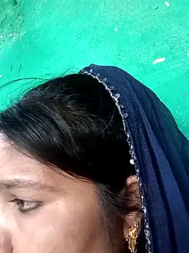 Snapshot of Priya_tyagi chatting on September 2025 11:57:01 AM Priya tyagi online show from September 2025 11:57:01 AM